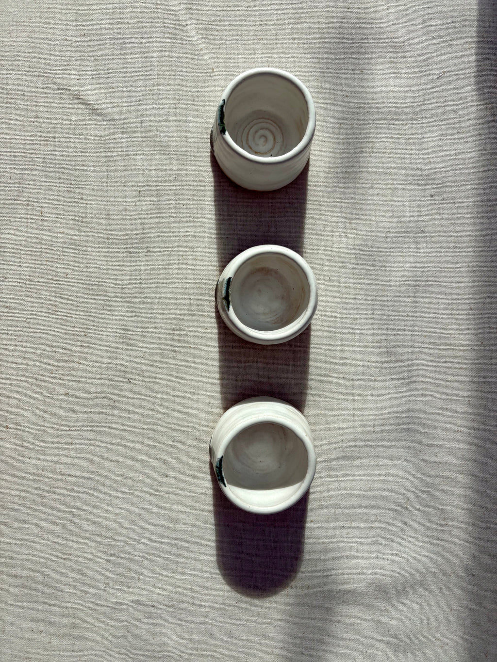 Decorative Stubby Pot - Matt White & Bottle Green