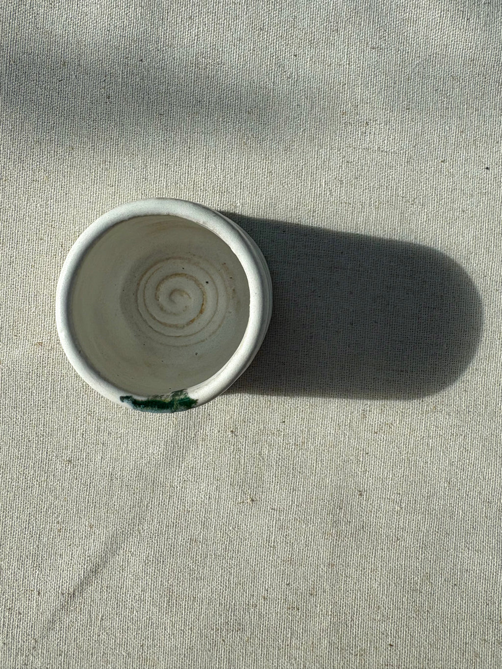 Decorative Stubby Pot - Matt White & Bottle Green